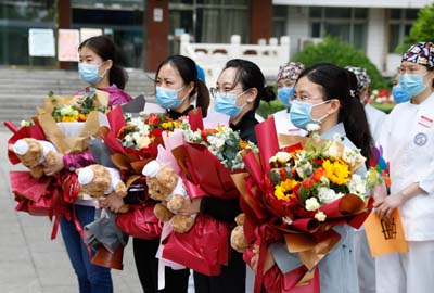 北京大学首钢医院圆满完成赴武汉新闻工作者的医疗隔离保障任务.jpg