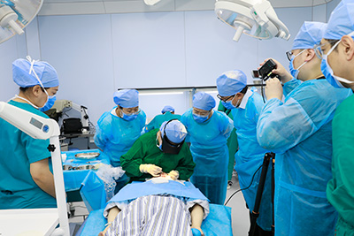 3-手术演示.jpg