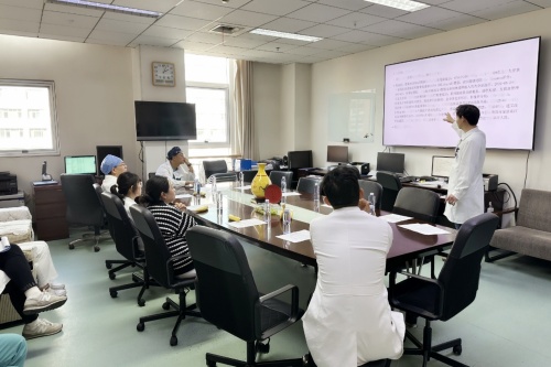 病例讨论_副本 (1).jpg